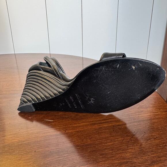 Bruno Magli Black Leather Sandal Size 7.5 - Picture 6 of 14